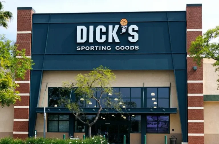 dick-sporting-goods-trims-profit-e093