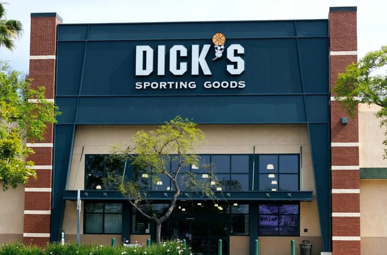 dick-sporting-goods-trims-profit-e093