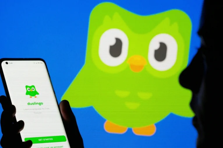 duolingo-growth-outlook-moderates-prioritizes-b574