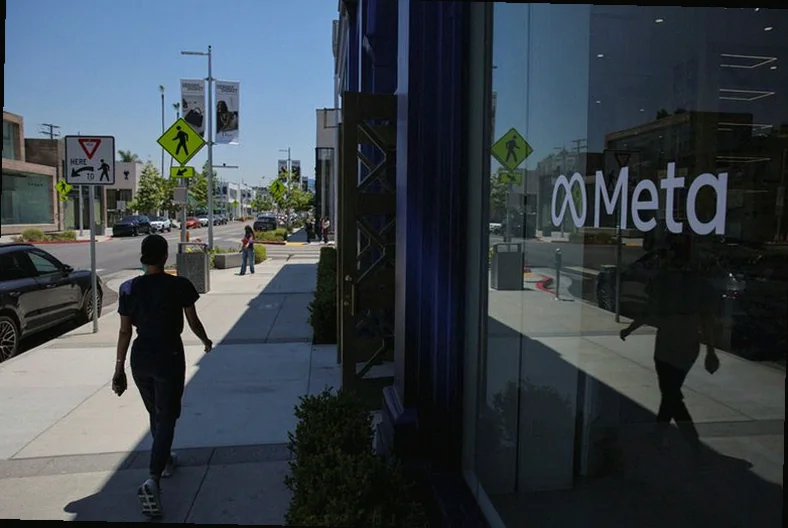 exclusive-meta-tool-track-employee-34f1