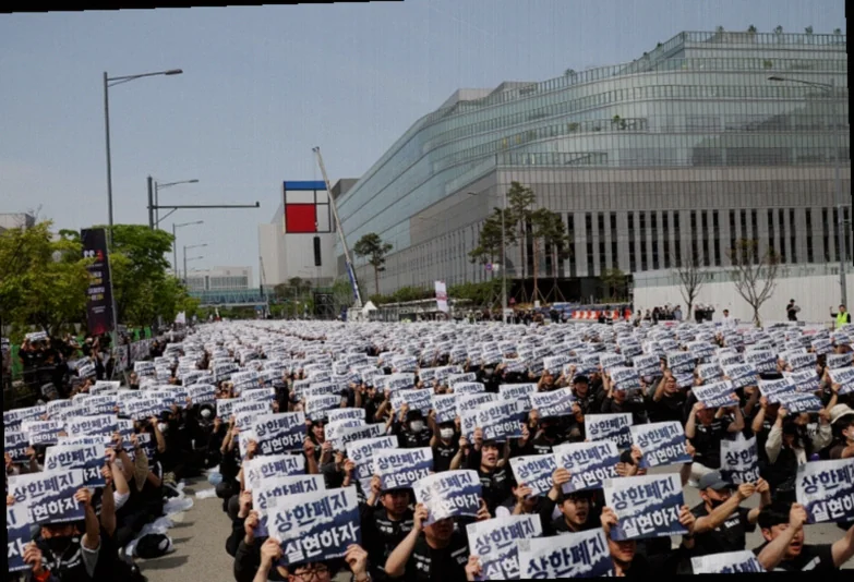 exclusive-samsung-global-boom-spurred-c44d
