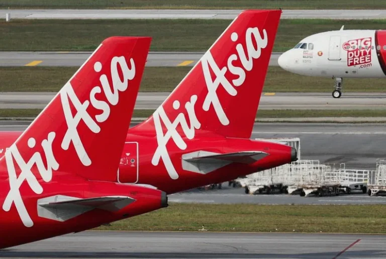 factbox-airlines-tackle-fuel-cost-8b51