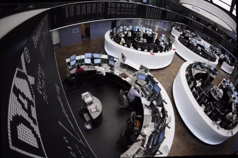 germany-stocks-lower-close-trade-7f3a