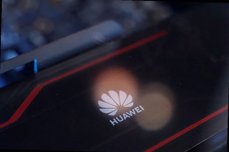 huawei-chip-queen-etches-name-e675