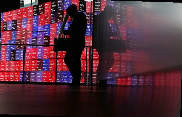 japan-nikkei-surges-past-000-7e4a