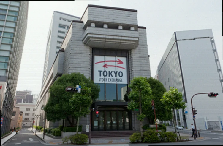 japan-stocks-lower-close-trade-e537