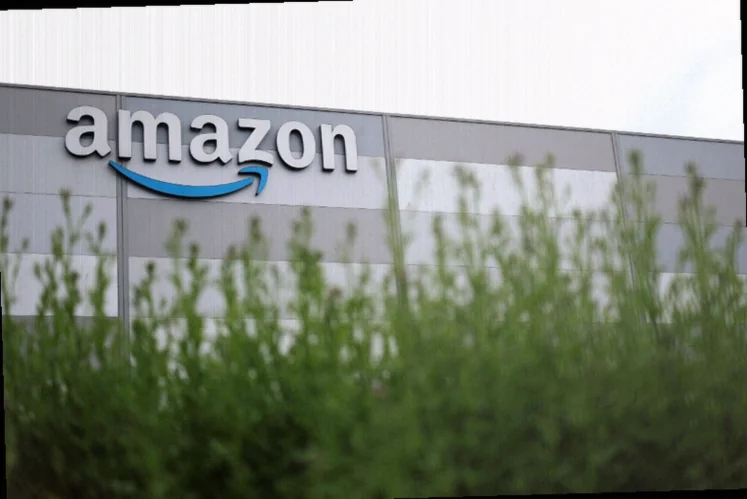 kindle-loyalists-scramble-amazon-turns-e3ab