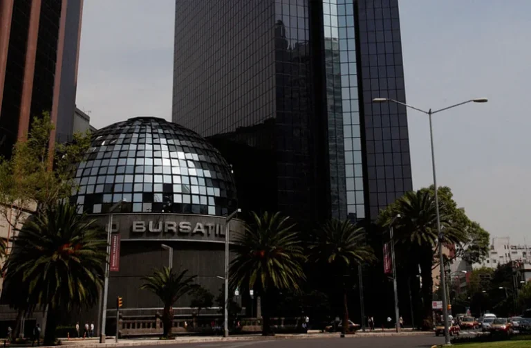 mexico-stocks-higher-close-trade-66cd