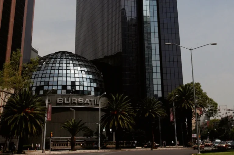 mexico-stocks-higher-close-trade-b3a0