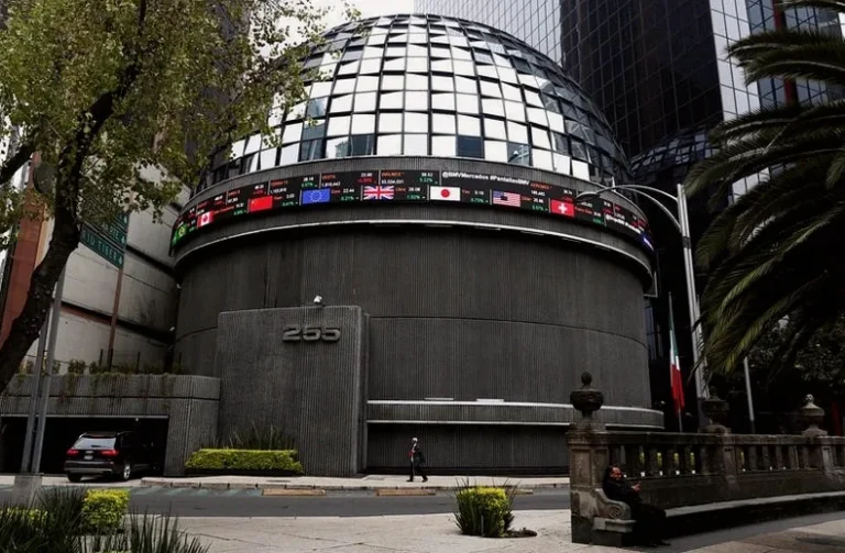 mexico-stocks-lower-close-trade-9b98