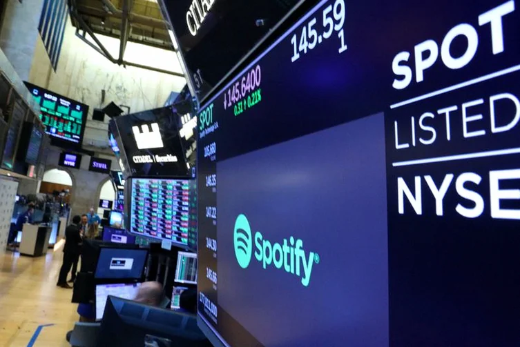 netflix-stock-spotify-face-content-ac75