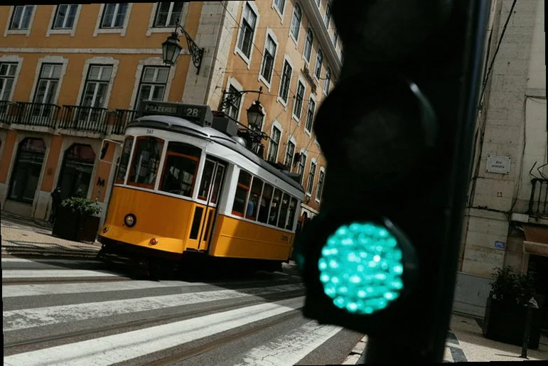 portugal-stocks-lower-close-trade-c2fb