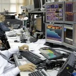 russia-stocks-lower-close-trade-9ad8