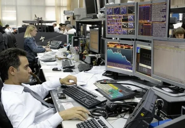 russia-stocks-lower-close-trade-9ad8