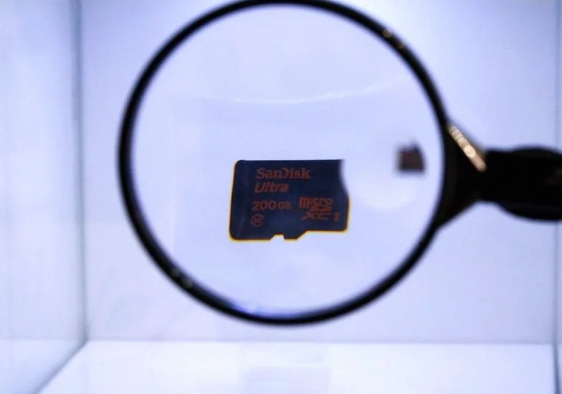 sandisk-raised-barclays-memory-storage-2bfc