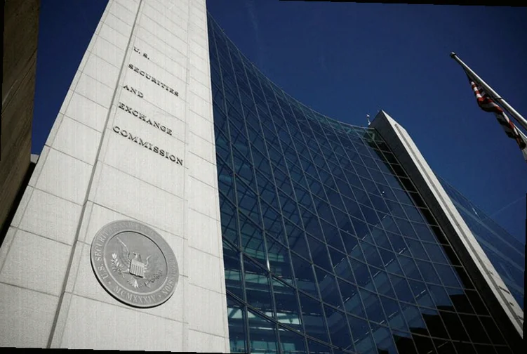 sec-proposes-allowing-public-companies-d752