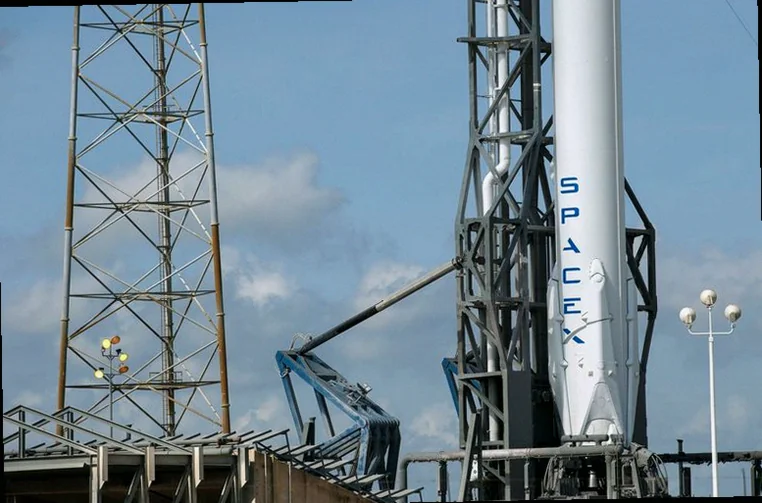 spacex-shareholders-approve-stock-split-90cf