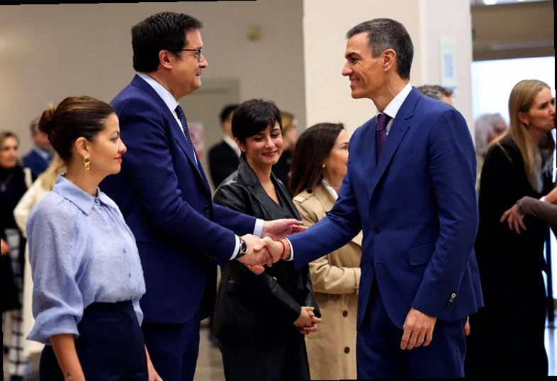 spain-pushes-ahead-social-media-2f95