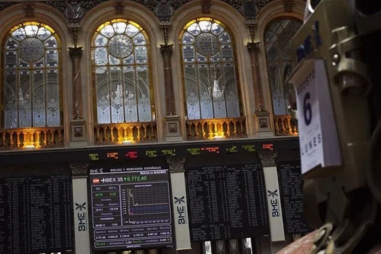 spain-stocks-higher-close-trade-dc2b