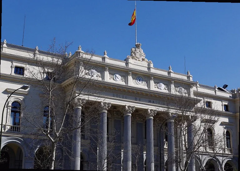 spain-stocks-lower-close-trade-ed17