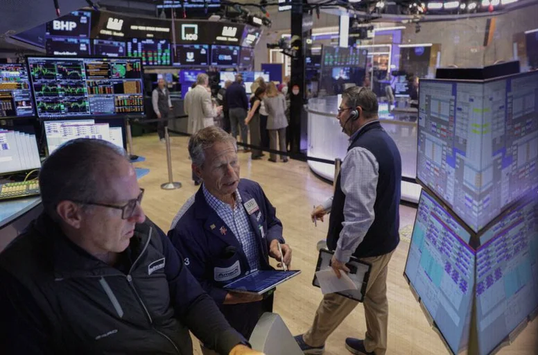 stock-futures-climb-chip-stocks-40d5