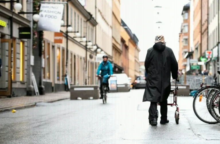 sweden-stocks-lower-close-trade-de36