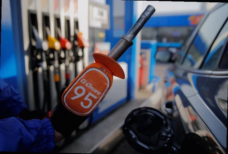 upstream-oil-gas-deals-hit-900d