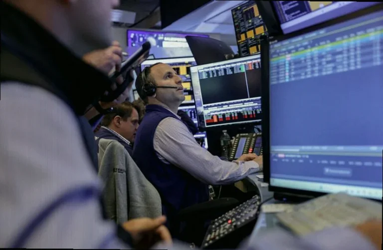 wall-futures-dip-escalating-mideast-f0ac