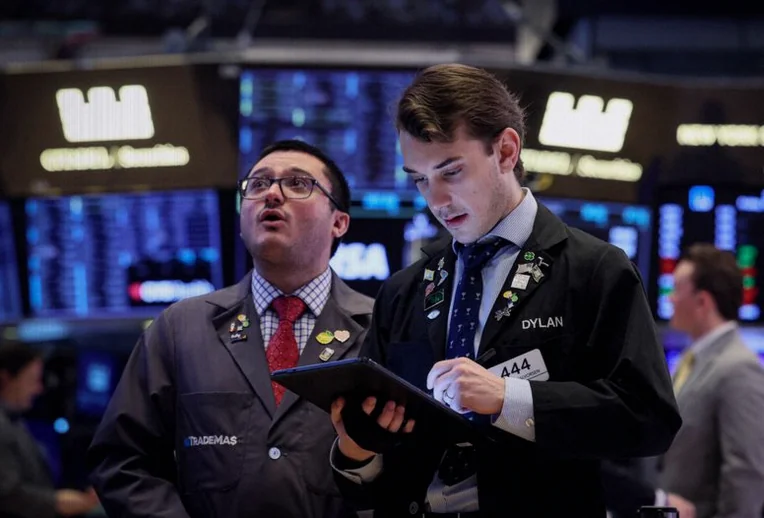 wall-futures-steady-after-record-9490