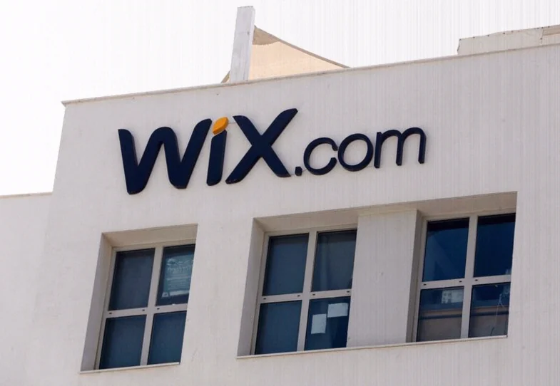wall-street-cuts-wix-ratings-f200