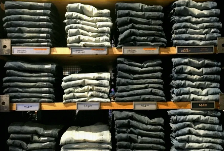 why-american-eagle-outfitters-stock-1da3