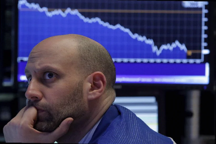 why-lci-industries-stock-plunging-b042