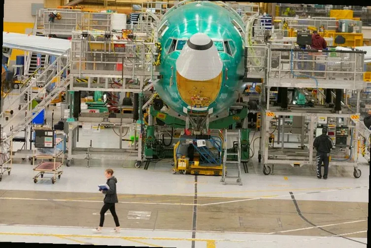 boeing-weighs-737-ramp-approach-9366