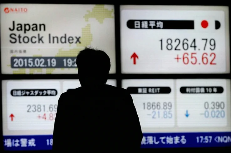 japan-stocks-lower-close-trade-3957