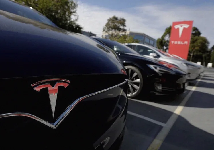 morgan-upgrades-tesla-neutral-sees-834a