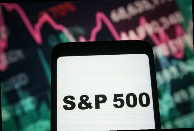 why-snowflake-stock-surging-again-48d8